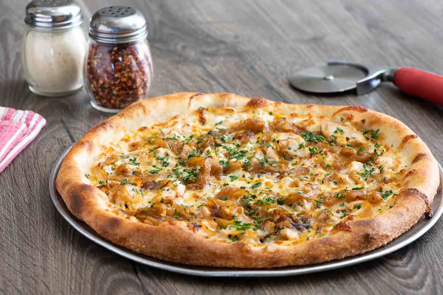 Garlic Chicken Pizza Delivery Near Me - Garlic Chicken Pizza Ingredients &  Toppings